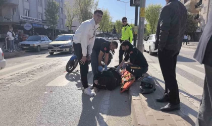 Kazaya yapan motosikletteki 2 kişi yaralandı