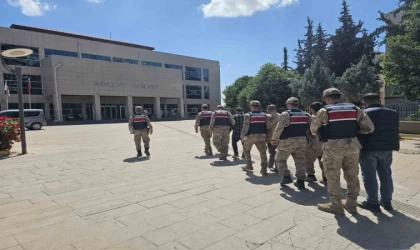 Kilis’te sit alanında kaçak kazı yapan 5 şüpheli suçüstü yakalandı