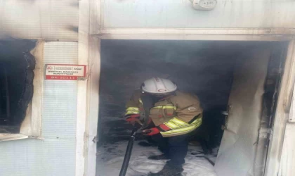 Kırıkhan’da konteyner yangını