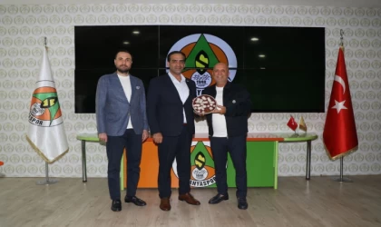 KKTC Çalışma ve Sosyal Güvenlik Bakanı Gardiyanoğlu’ndan, Çavuşoğlu’na taziye ziyareti