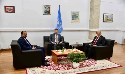 KKTC ve Rum Yönetimi liderleri Lefkoşa’daki ara bölgede görüştü