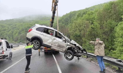 Kontrolden çıkan araç ormana uçtu: 1 ölü, 3 yaralı