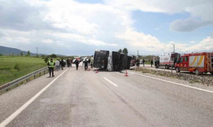 Konya’da yolcu otobüsü devrildi: 13 yaralı