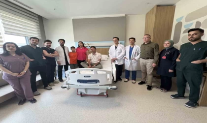 Kopan kulak memesi süpermikrocerrahi ile yerine dikildi