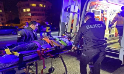 Köprüden beton zemine düştü, vinçle kurtarıldı