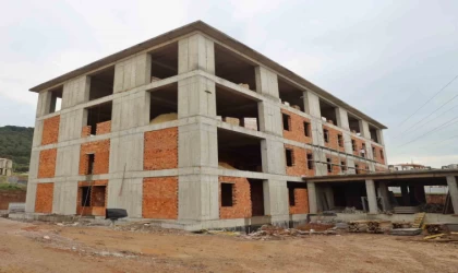 Körfez Devlet Hastanesi ek binası hızla yükseliyor