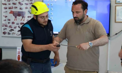 Kurban kesim kursuna yoğun ilgi