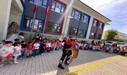 Kuşadası’nda minik öğrencilere jandarma tanıtıldı
