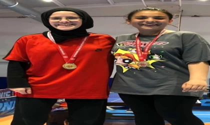 Kütahya Akşemsettin Kız AİHL Masa Tenisi’nde Türkiye Şampiyonası yolunda