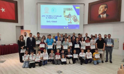 Kütahya’da akıl ve zeka oyunları il turnuvası ödül töreni