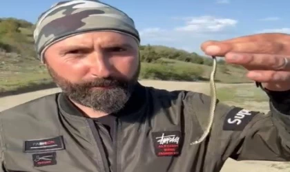 Kütahya’da motosiklet tutkunundan yavru yılan uyarısı