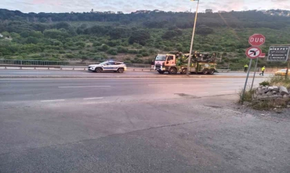 Maltepe’de kontrolden çıkan otomobil gölete uçtu