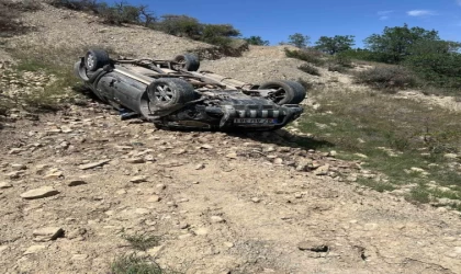 Mardin’de otomobil yamaçtan düştü: 1 yaralı
