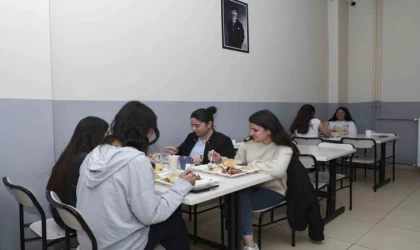 Mersin Büyükşehir Belediyesinden Gülnar’da eğitim hayatına destek