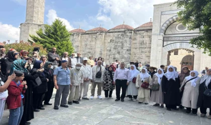 Mersin Tarsus’ta ilk hac kafilesi uğurlandı