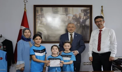 Minik yürekler el emeğiyle kazandıklarını Filistin halkına bağışladı