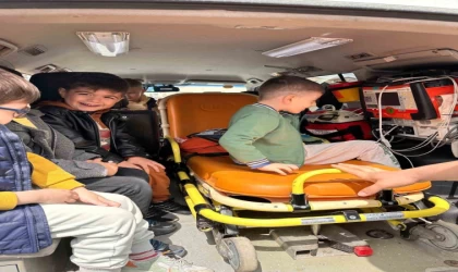 Minikler, ambulanslar ve tıbbi cihazları keşfetti