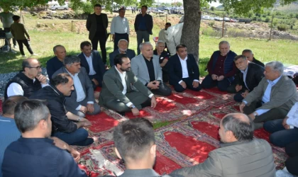 Mücahit Arınç, Demirci’de mahalle hayırlarına katıldı