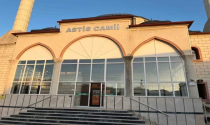 Öğle namazını kıldırdı, kalp krizi geçirip hayatını kaybetti