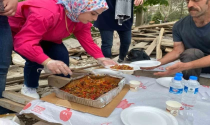 Öğrenciler 1 Mayıs’ta işçilerle bir araya geldi