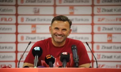 Okan Buruk: ”İki yarıda erken bulduğumuz goller işimizi kolaylaştırdı, kupayı kazandığımız için mutluyuz”