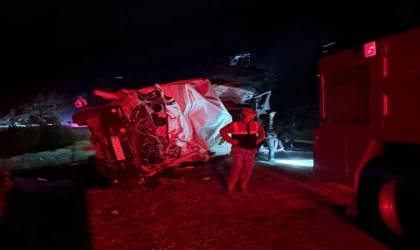 Ordu’da 2 kamyon kafa kafaya çarpıştı: 1 ölü, 1 yaralı