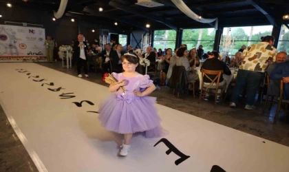 Özel çocuklar podyumda ışıldadı