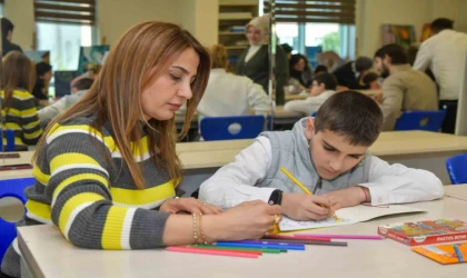 Özel Çocukların hayali tuvalleri renklendirdi