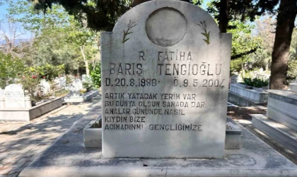 Özgür Özel’e saldıran şüphelinin katlettiği oğlunun mezarındaki ”Analar gününde nasıl kıydın bize” ifadeleri dikkat çekti