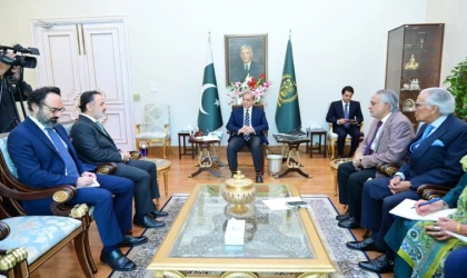 Pakistan Başbakanı Şerif, Türkiye’nin İslamabad Büyükelçisi Neziroğlu ile görüştü