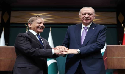 Pakistan Başbakanı Şerif’ten Cumhurbaşkanı Erdoğan’a teşekkür
