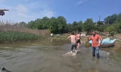 Pedallı kanodan düşen 3 kişi ölümün kıyısından son anda kurtarıldı