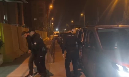Pendik’te asker eğlencesinde havaya ateş eden şahıs yakalandı