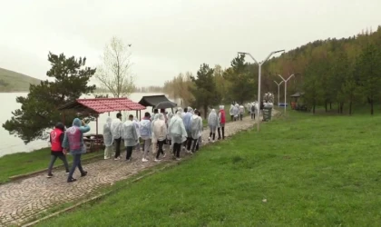 Polis gençlerle piknikte buluştu