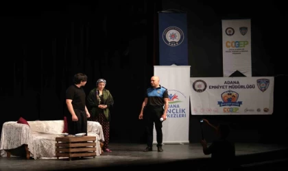 Polis ile öğrenciler aynı sahneyi paylaştı