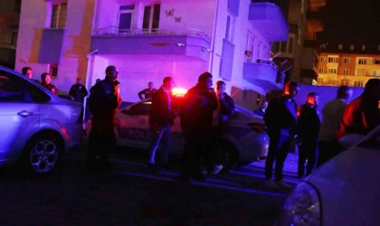 Polisi arayıp, ”Bizi dövüyorlar” diye polisleri şikayet etti
