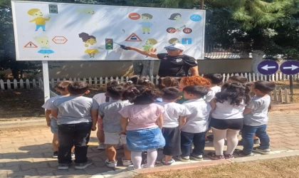 Polislerden öğrencilere uygulamalı eğitim