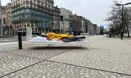 Profesörden Brüksel’de ”göç” performansı