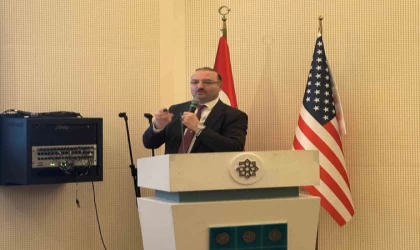 Rektör Hacımüftüoğlu, ABD’de Diyanet Center Of America’da genç akademisyenlerle buluştu