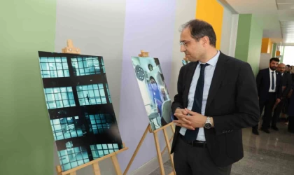 Sağlık çalışanlarının gözünden ebeler ve hemşireler objektiflere yansıdı