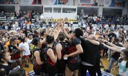 Şampiyonluk maçının heyecanını dev ekranda yaşayacaklar