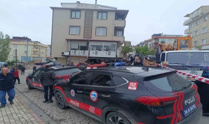 Sancaktepe’de otomobil telefoncuya daldı