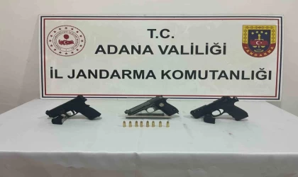 Şüpheli şahıslardan 3 ruhsatsız tabanca ele geçirildi