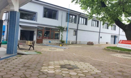 Tabela takarken düşen din görevlisi yaralandı