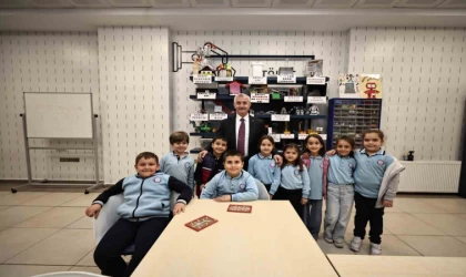 Tahmazoğlu, Bilim Şahinbey Atölyesi öğrencileriyle buluştu