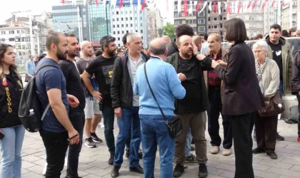 Taksim’de iki grup arasında kavga kamerada