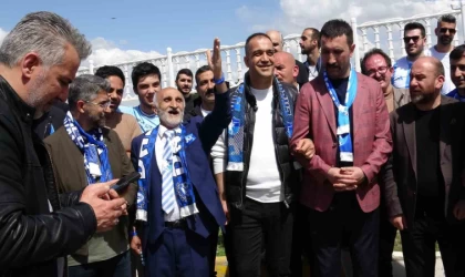 Taraftarlardan coşkulu uğurlama