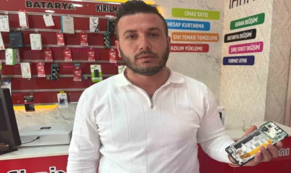 Telefon bataryası tamir sırasında alev alarak patladı