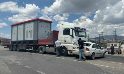 Tır ile otomobil çarpıştı: 1 yaralı