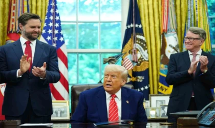 Trump : ”İngiltere ile çığır açıcı bir anlaşma imzaladık, yeni bir ekonomik ortaklık çağı başlıyor”